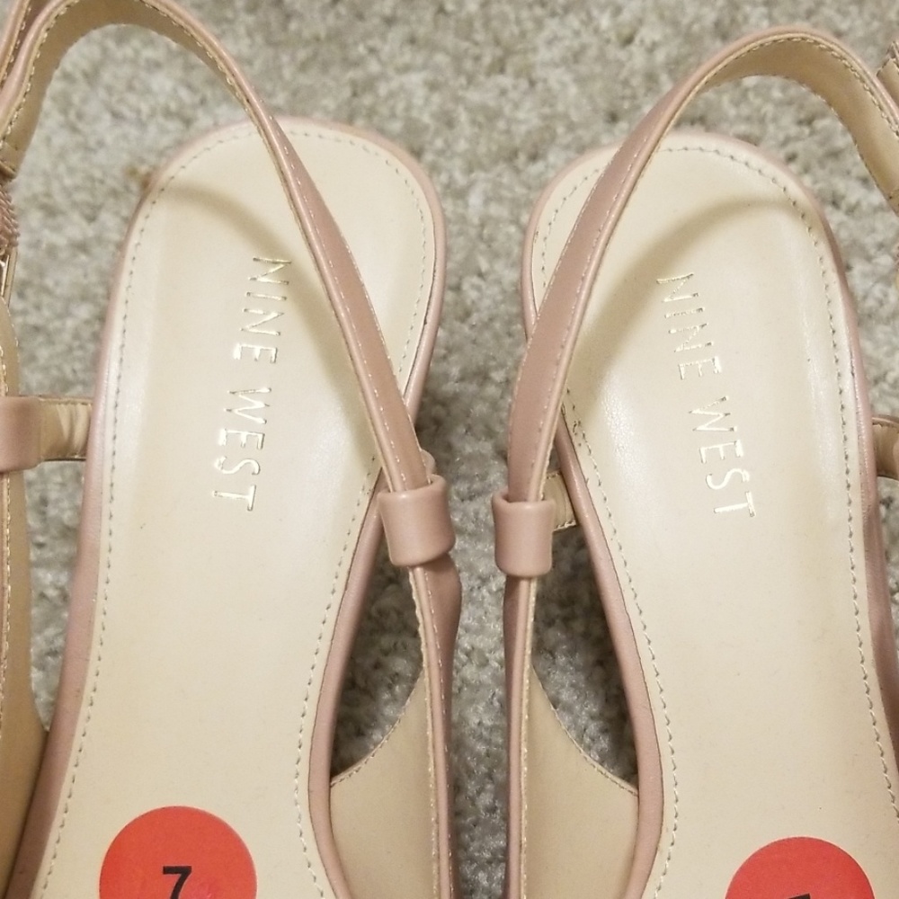 Nine West - Picture 2 of 7